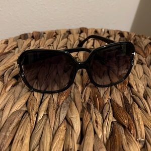 EUC Michael Kors Pippa 2784S black sunglasses